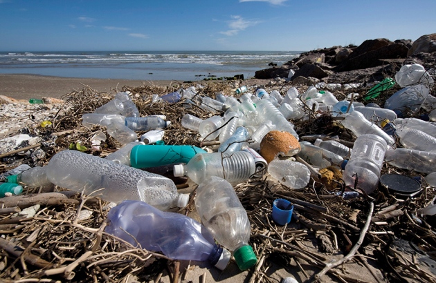 Bottles, bags, ropes and toothbrushes: the struggle to track ocean plastics  : Nature News & Comment